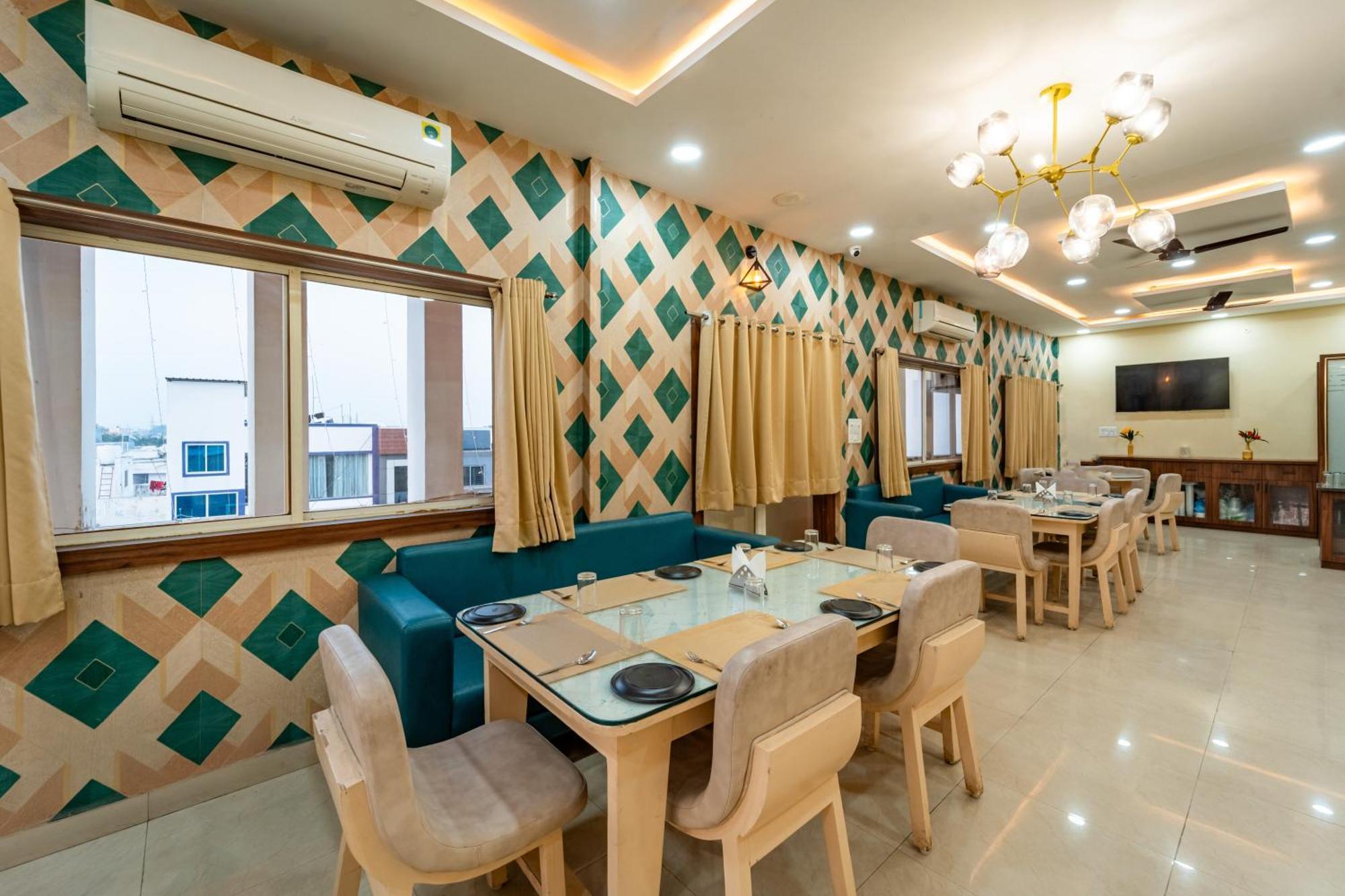 Treebo Premium Zorba Hotel Bhopal Exterior photo